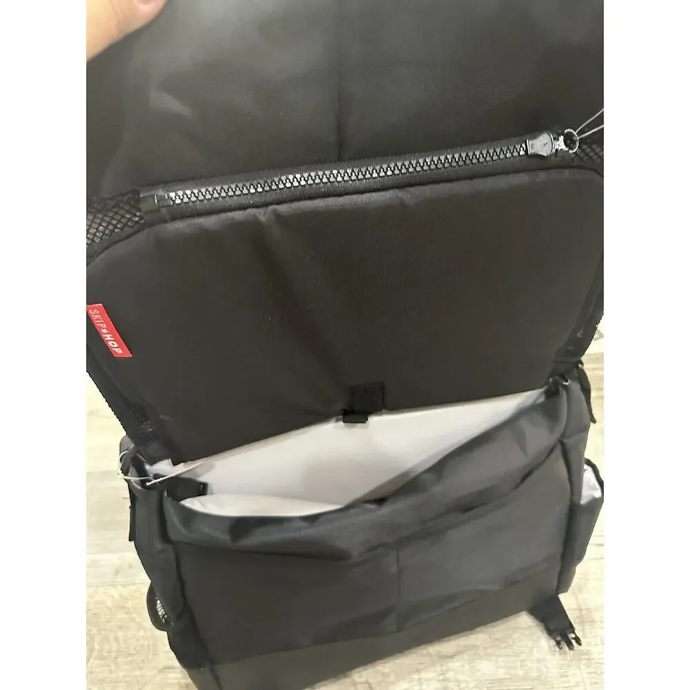 Skip Hop Baby Swift Messenger Diaper Bag Changing Pad Stroller Strap Black NEW
